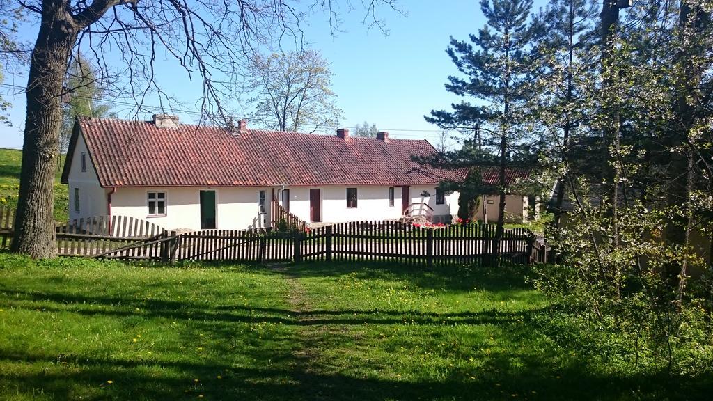 Dworek Szarki Exterior photo