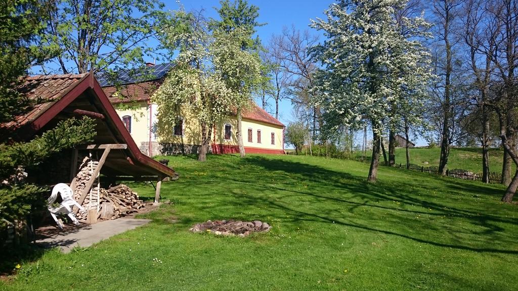 Dworek Szarki Exterior photo