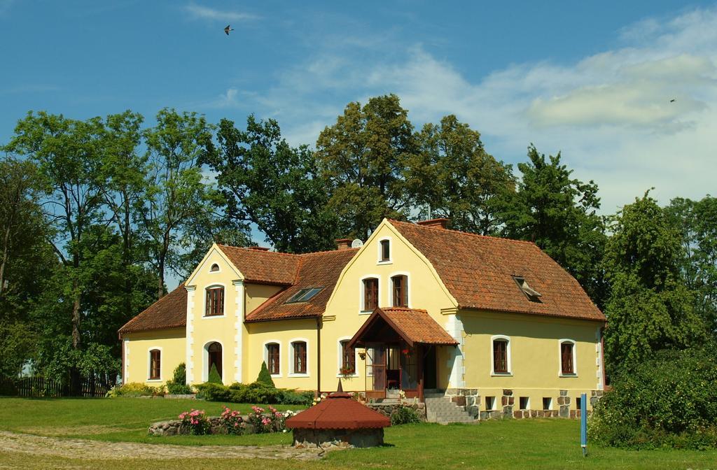 Dworek Szarki Exterior photo