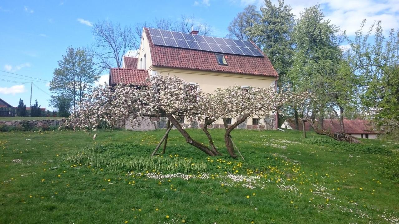 Dworek Szarki Exterior photo